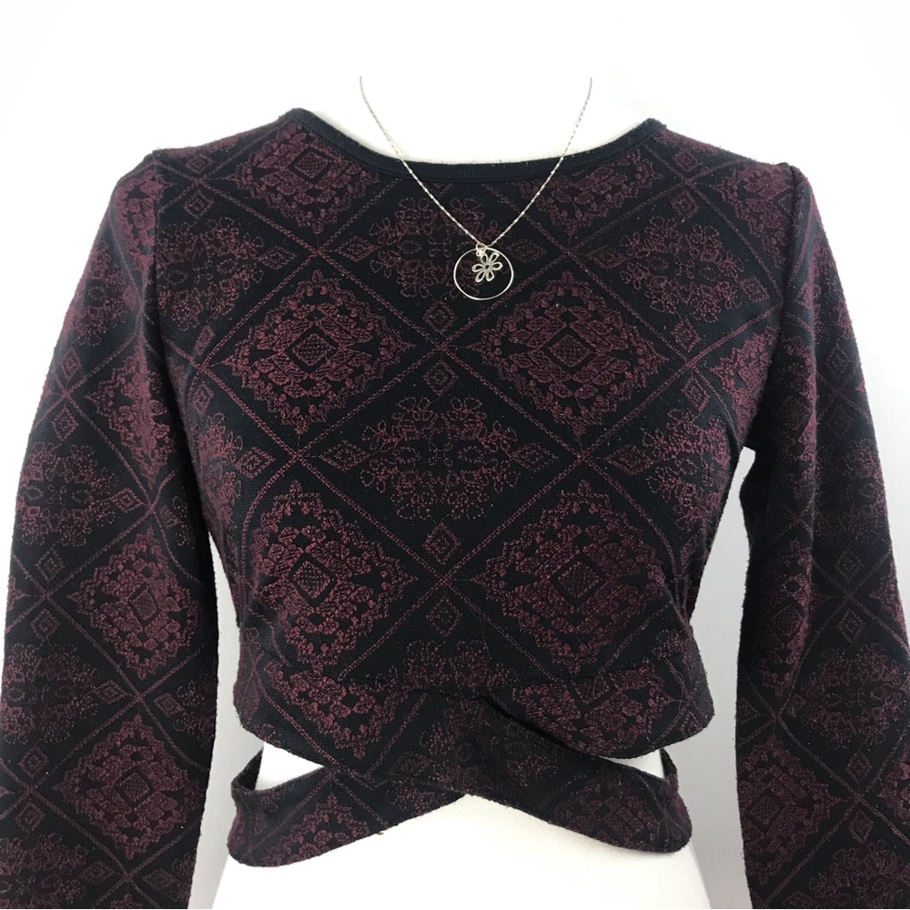 Kendall & Kylie Black and Burgundy Patterned Long Sleeve Crop Top